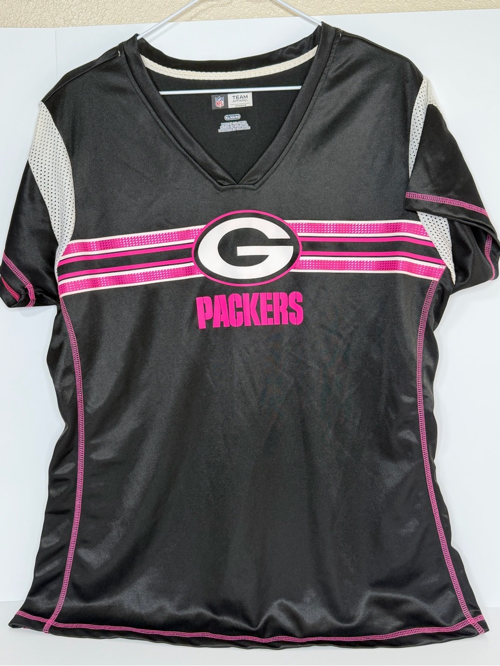 NFL Packers Women's V-Neck Jersey - Black & Pink